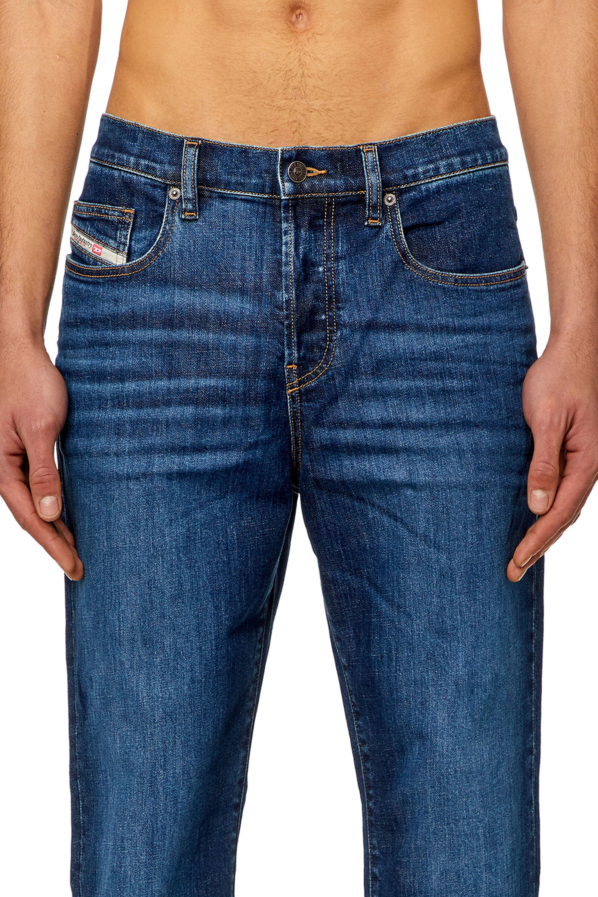 Diesel - Regular Jeans 2020 D-Viker 0PFAZ Homme, Bleu Foncé - Image 5