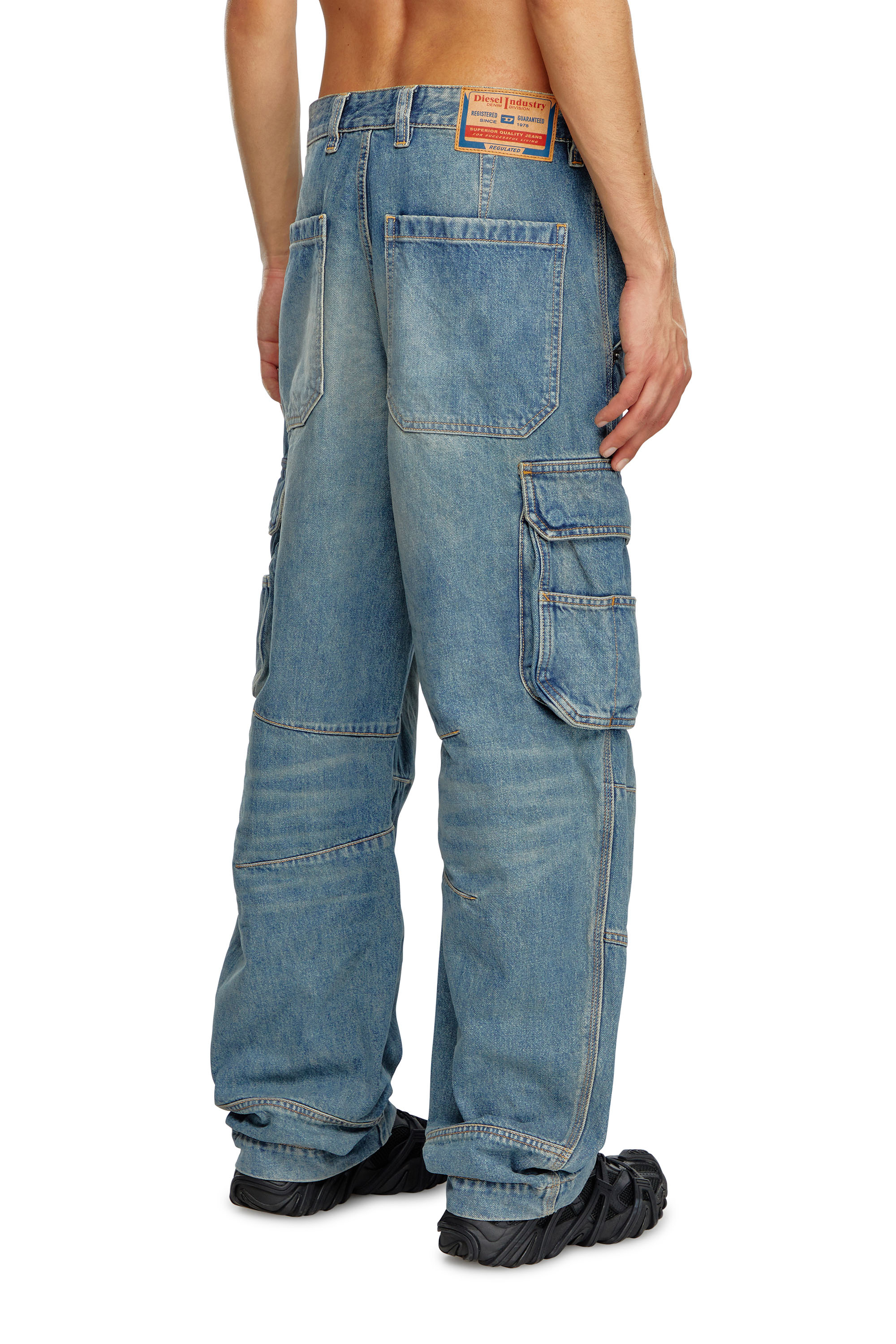 Diesel - Relaxed Jeans D-Fish 09J83 Homme, Bleu Clair - Image 4
