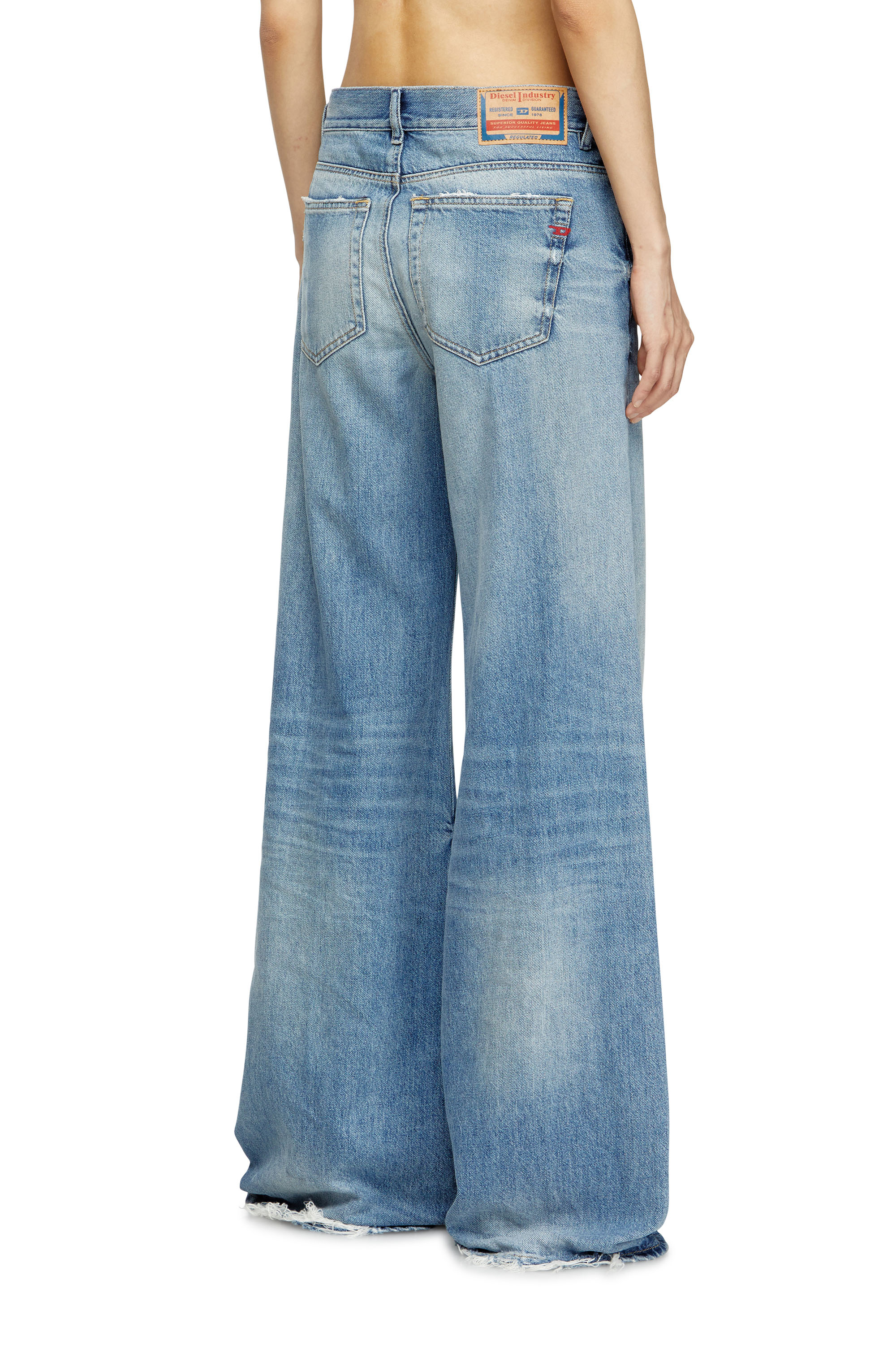 Diesel - Damen Flare Jeans 1978 D-Akemi 09M07, Hellblau - 4